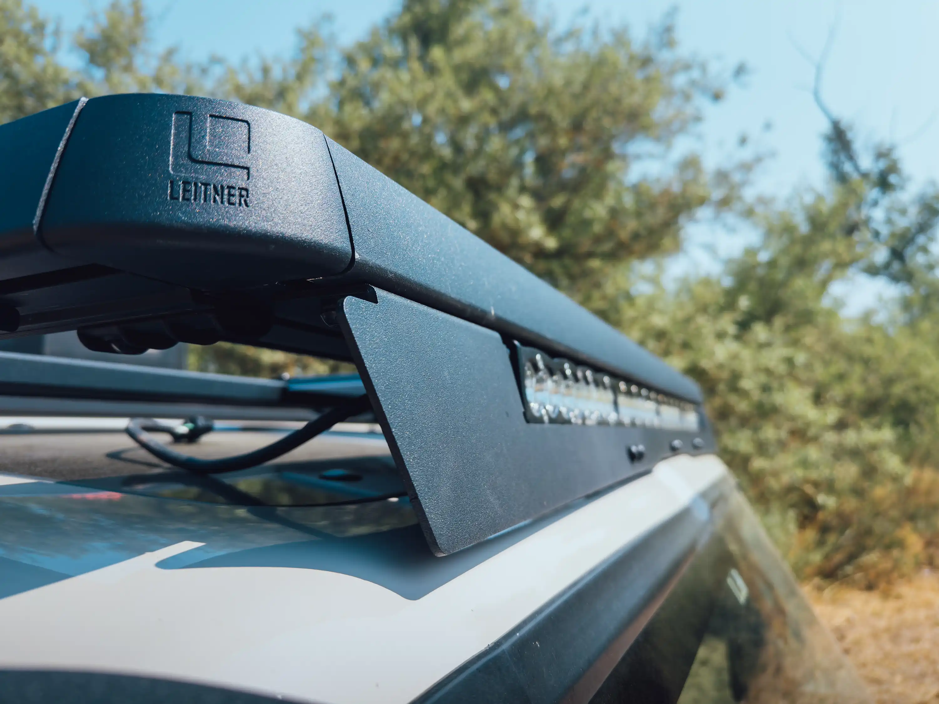 Grenadier ROOF Full Length Light Bar - Image 6