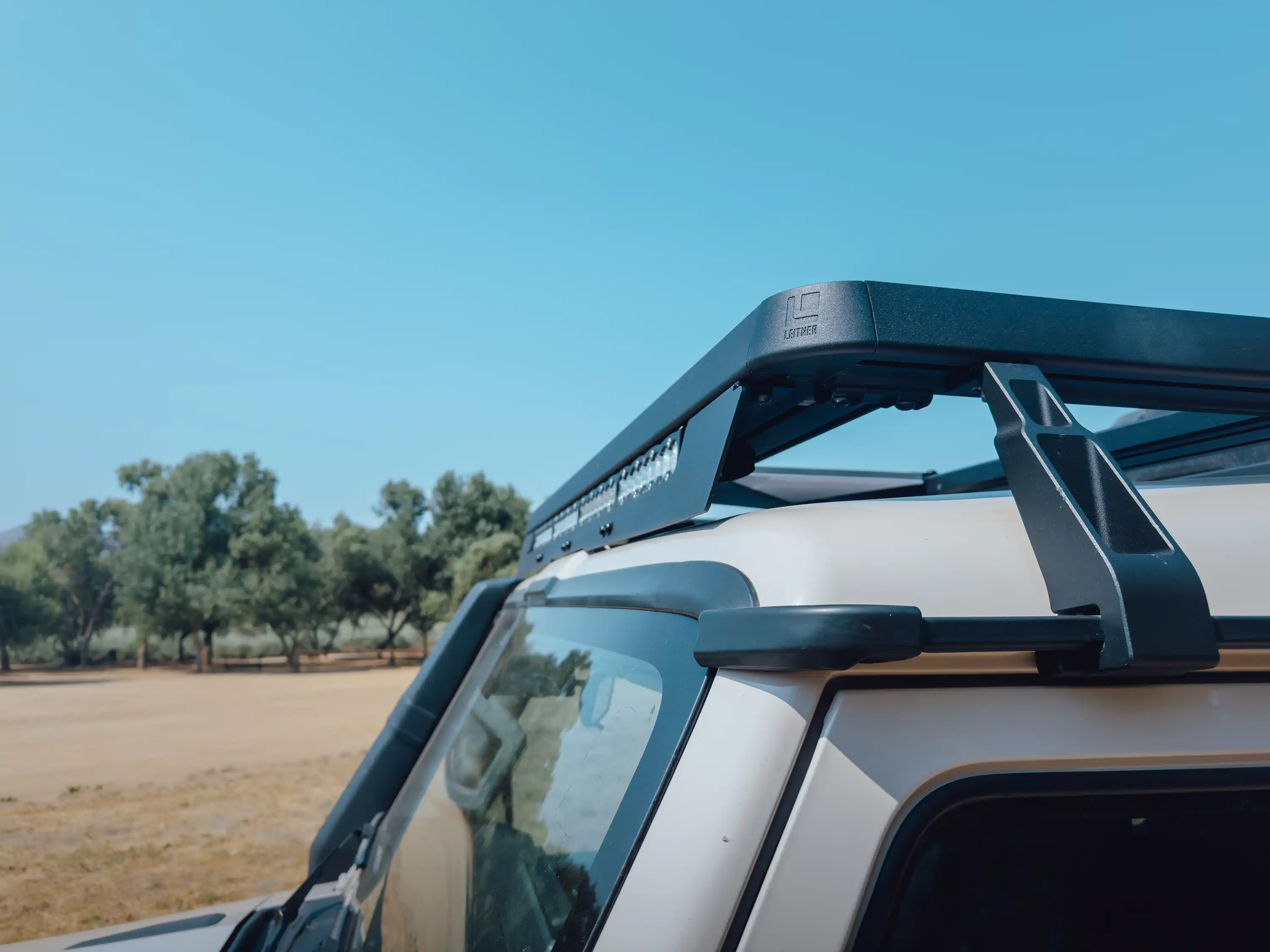 Grenadier ROOF Full Length Light Bar - Image 7