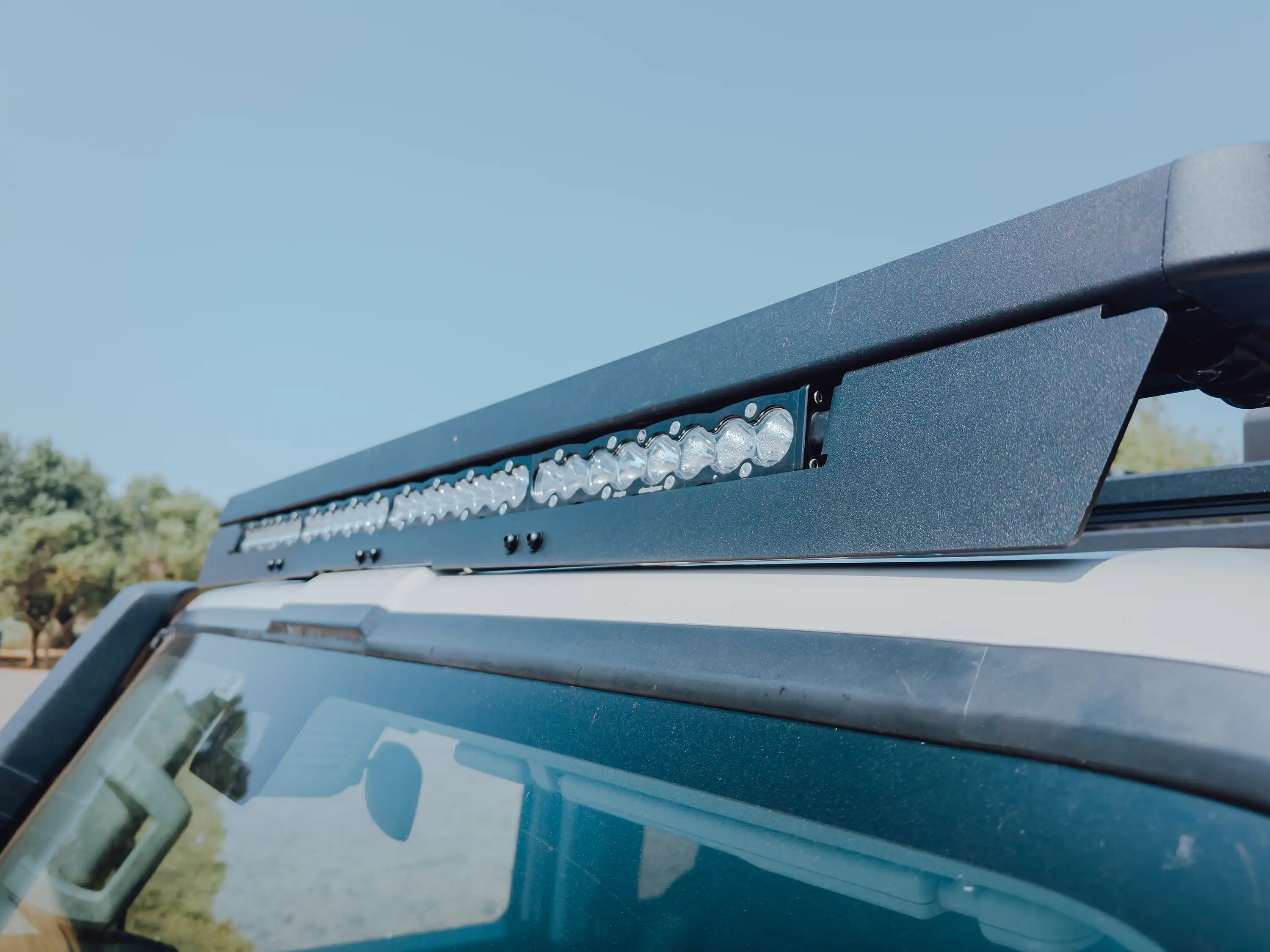 Grenadier ROOF Full Length Light Bar - Image 8