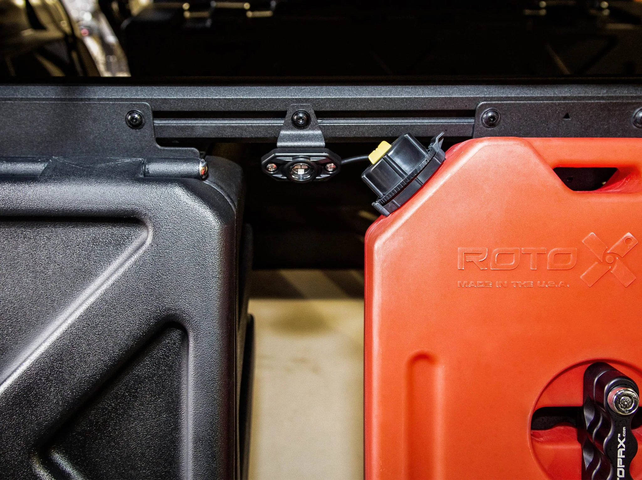 KC 339 RGB LIGHT BRACKET - Image 3